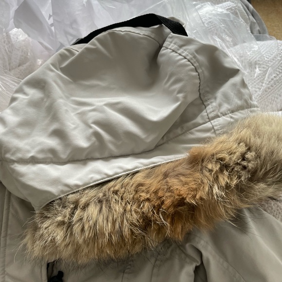 Authentic Canada Goose Kensington  Parka, colour: off white  
Size: XSmall - Picture 9 of 16